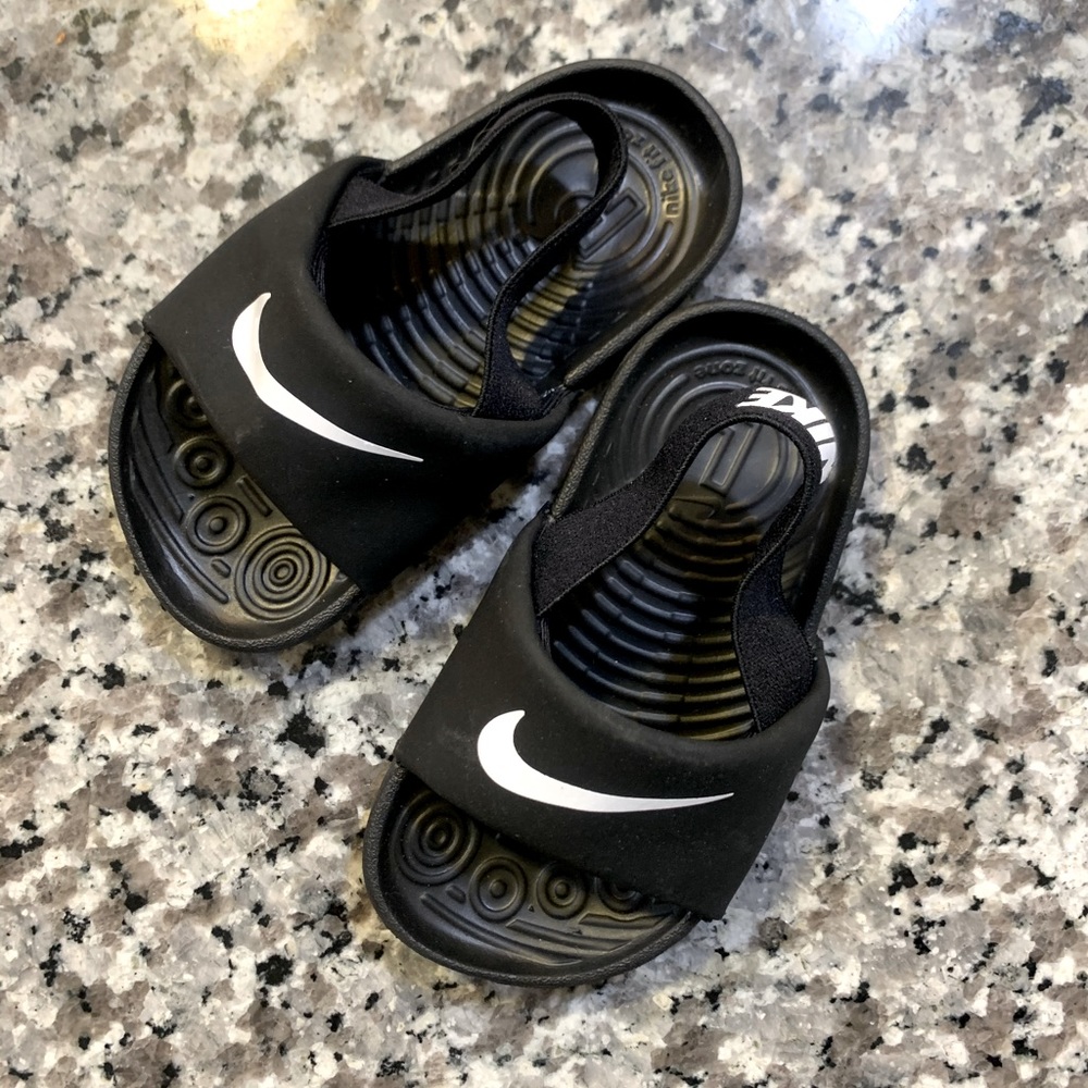 Baby Nike kawa slide. Size 6